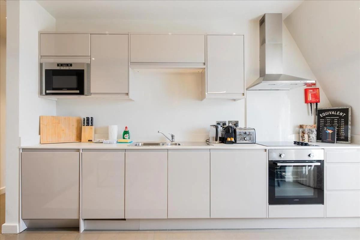Renovu Premium Homes In Kensington Лондон Экстерьер фото