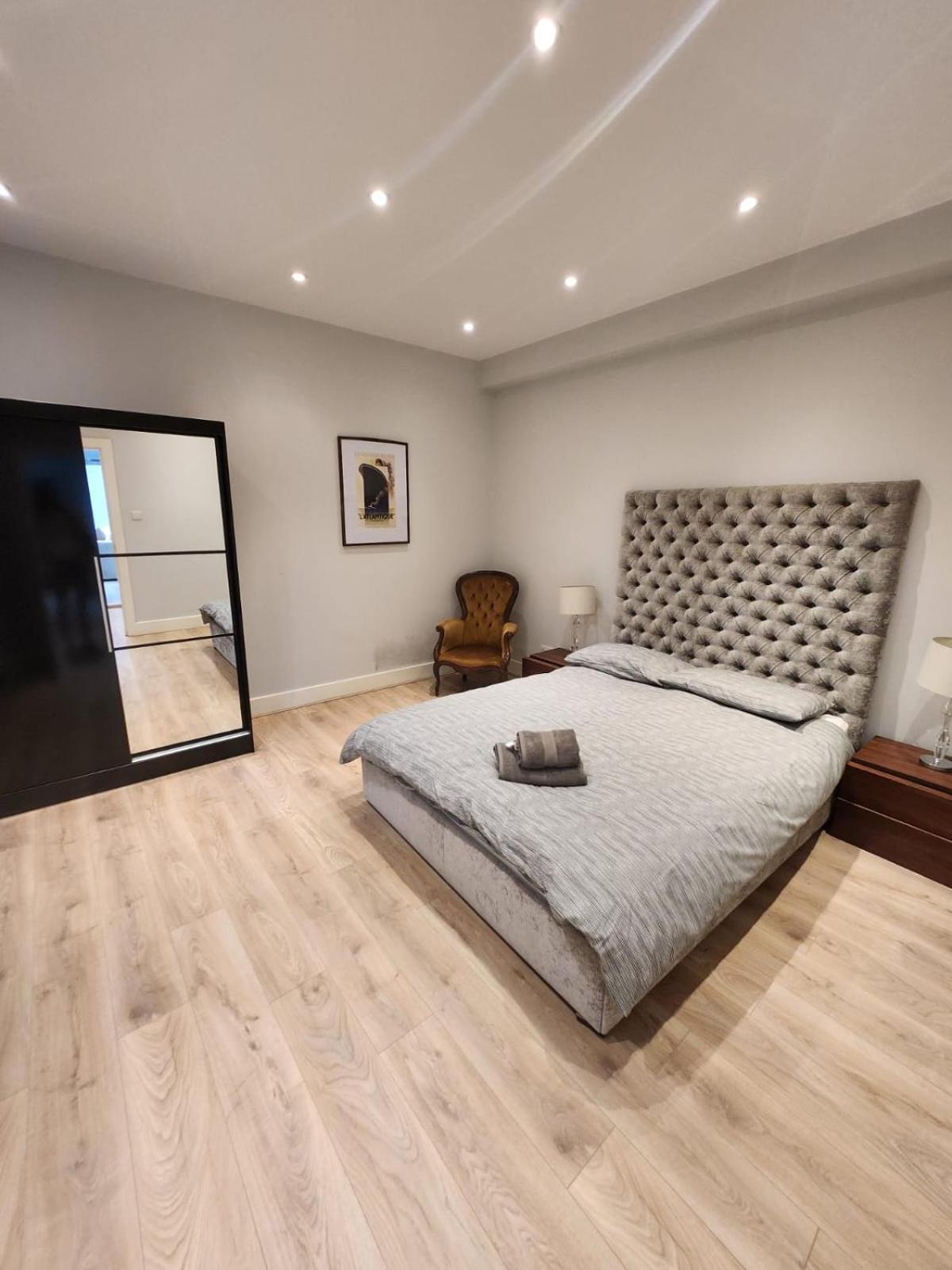 Renovu Premium Homes In Kensington Лондон Экстерьер фото
